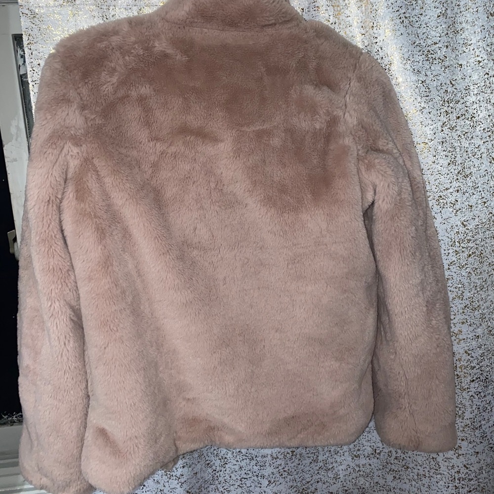 Clothes - Picture 2 of 4